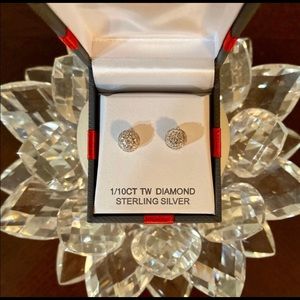 🆕GENUINE CLUSTER DIAMOND STUD EARRING IN GIFT BOX. YOU ARE GOING TO LOVE. NEW